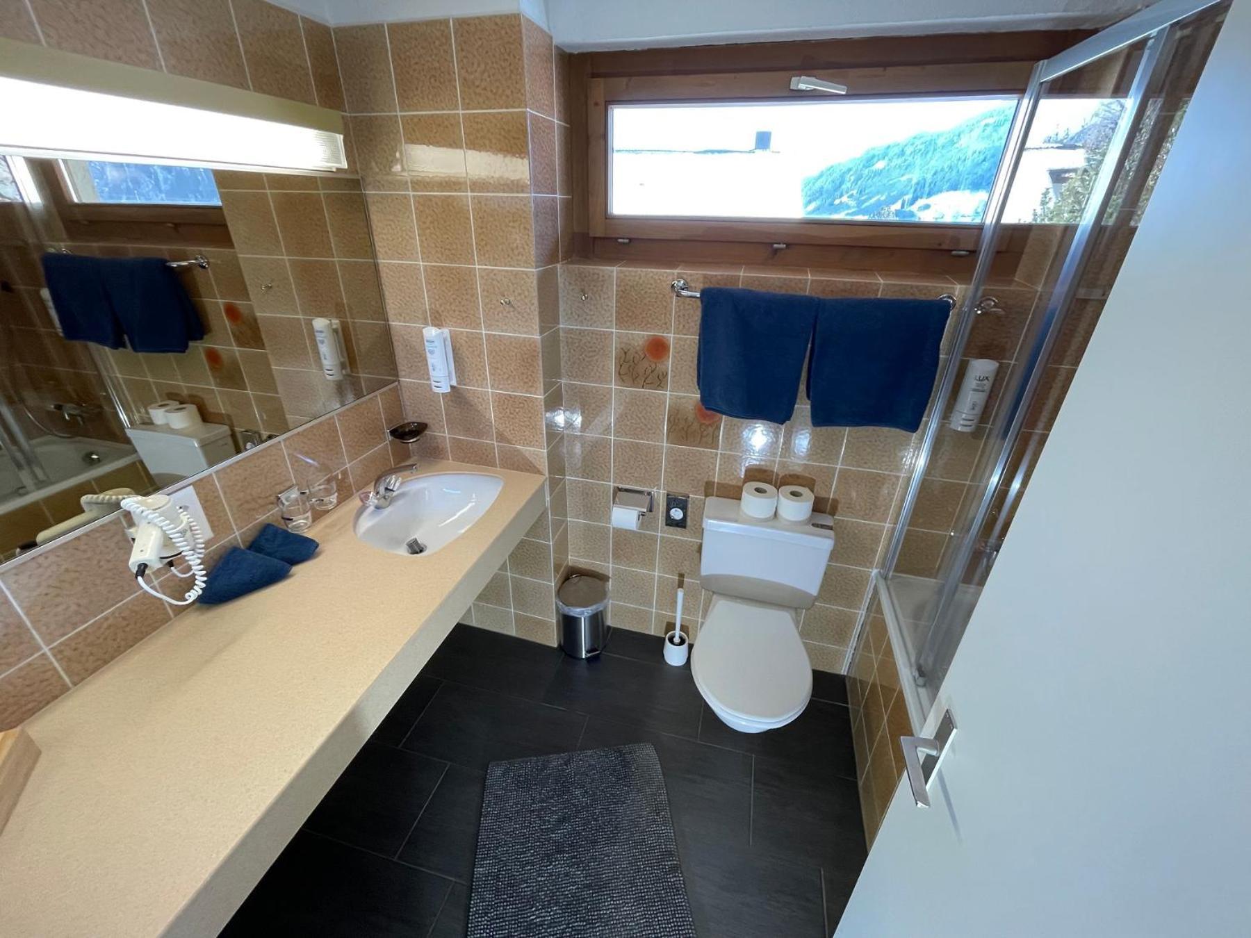Catrina Hotel Disentis Værelse billede